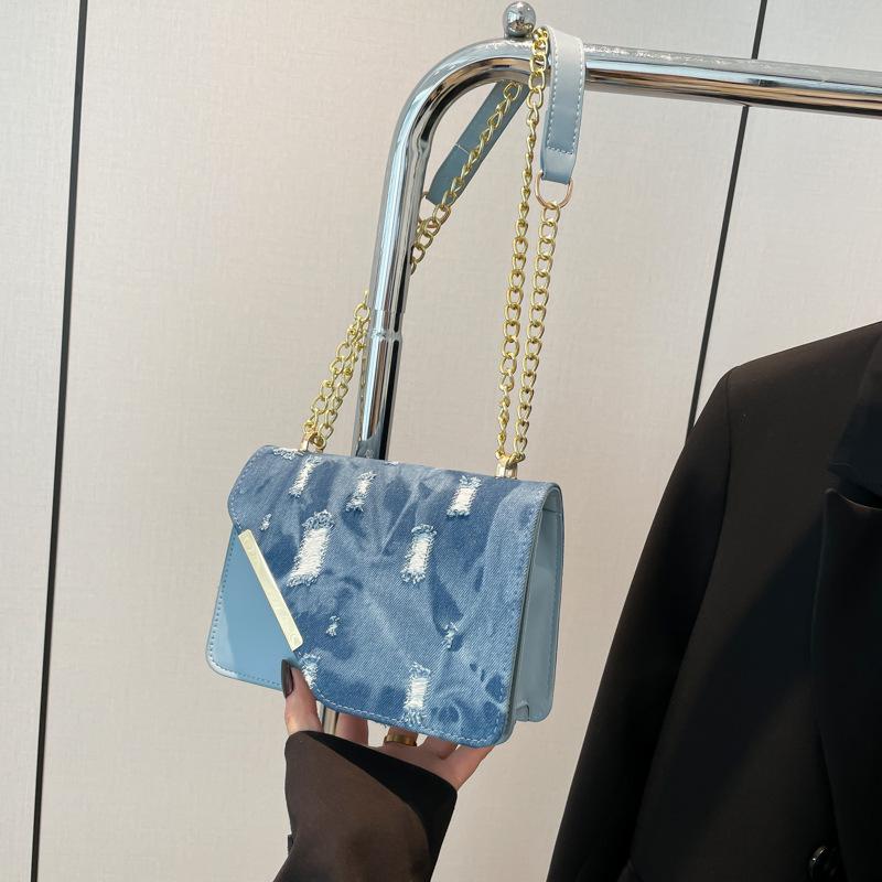 

Simple shoulder bag 2025 high-end new models are popular this year, high-value messenger bags, spring new small square bags for women синий