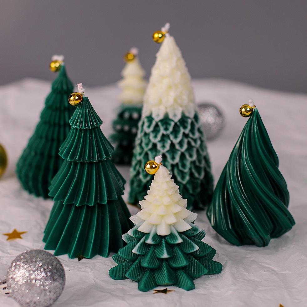 Christmas Tree Soy Wax Candle, Handmade Scented Gift for Xmas Holiday, Home Decor for Women Men, Holiday Present