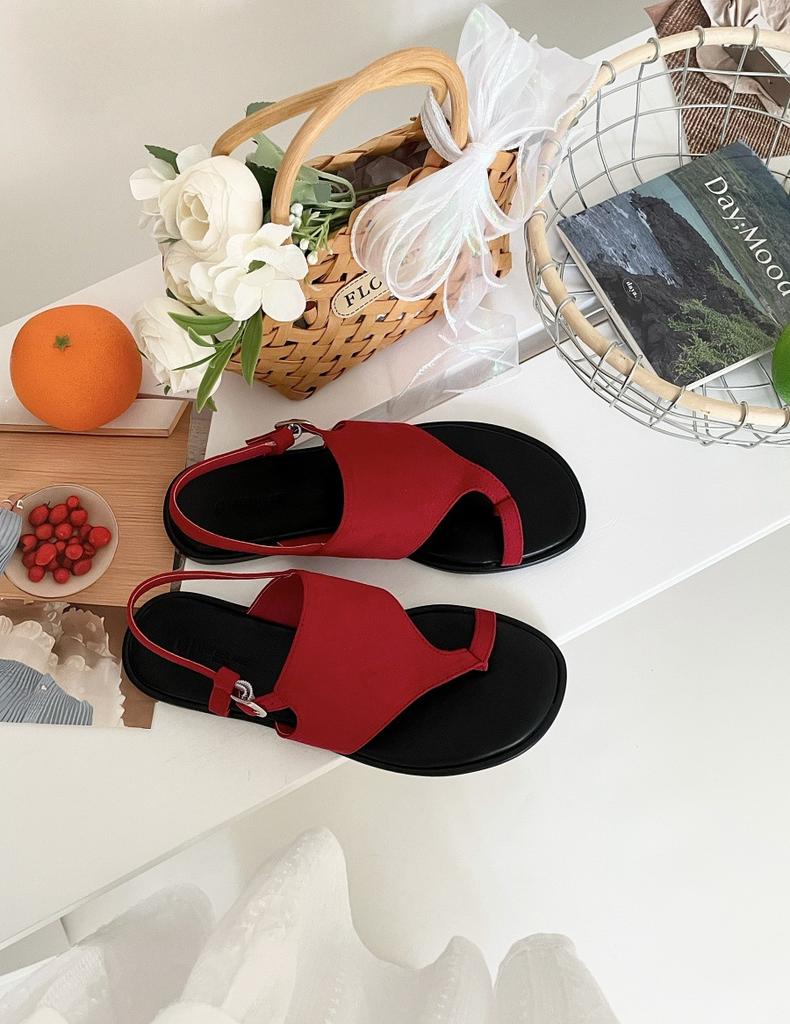 Korean version of retro toe slippers for women's summer wear 2025 new niche flat-bottomed soft-soled beach cool back strap shoes