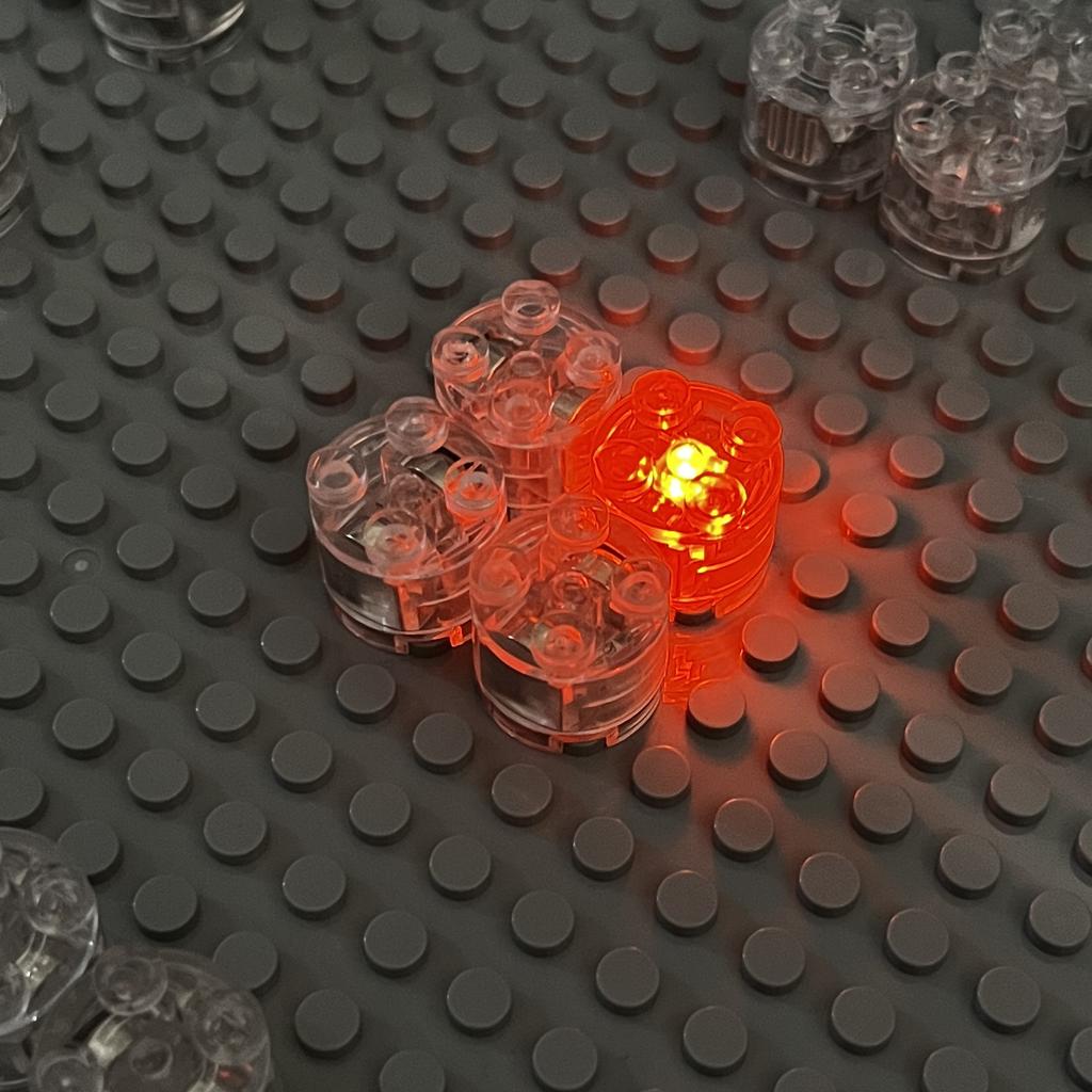 Nuovi 1/2/5 Pezzi Moc 8 Colori 2X2 Punti Luce LED Con Batteria Accessori Mattoncini Classici Educativi Blocchi da Costruzione Luminescenti Bambini