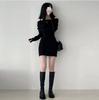 Kleines Koreanisch Schickes Off-Shoulder Rippstrickkleid mit Umlegekragen und Bodycon Minirock