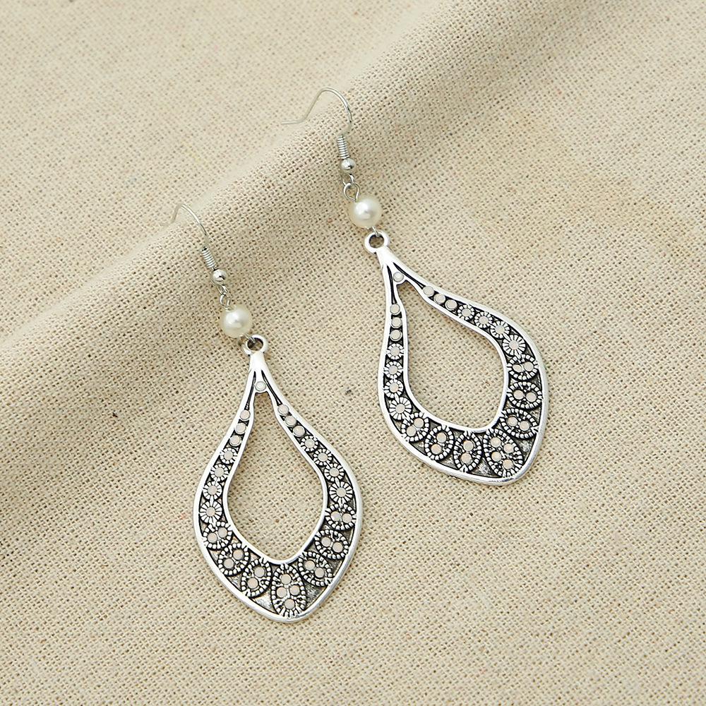 

Fashionable Zinc Alloy Diamond-Inlaid Hollow Rhombus Teardrop Earrings for Women