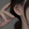 Geometric Line Wave-shaped Stud Earrings for Women, Featuring Minimalist Style, Elegant and Luxurious Look, High-end and Fashionable Ear Accessories.