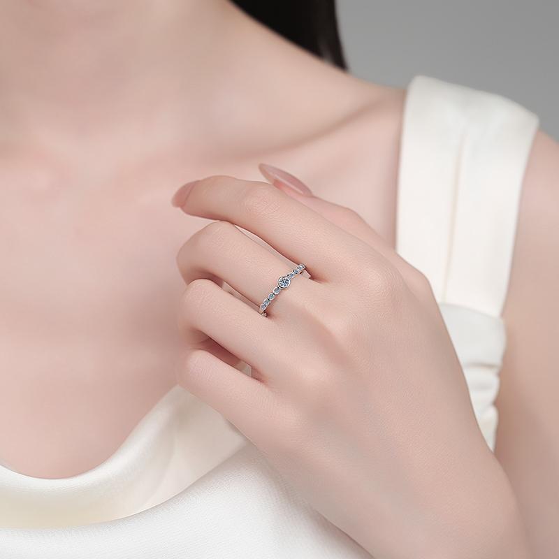 925 Sterling Silver Rhodium Plated GRA Certified Moissanite Bezel Set Row Ring Cut Center Stone Graduated Side Stones Minimalist