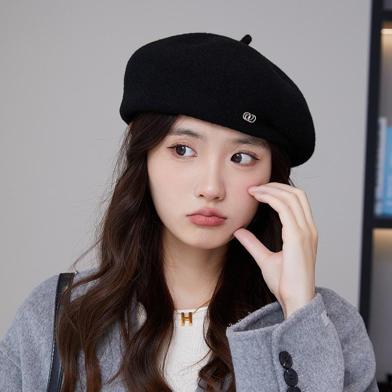 Women's Wool Beret, Warm in Autumn and Winter, Personalized Literary and Artistic Painter Hat, Star Anise Hat