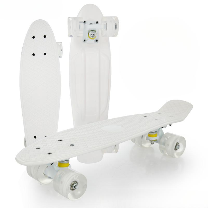 Neu Kunststoff Vier-Rad Fisch Skateboard Blinkende Rad Straße Einzigen Verzogen Skateboard