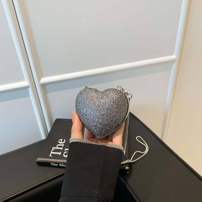 Summer new shoulder heart bag niche chain portable messenger bag fashion dinner bag women's chain bag