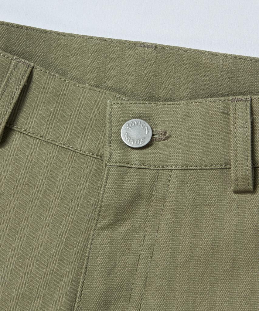 BEYOND CLOSET [Collection Line] Herringbone Texture Cutting Detail Carpenter Pants Khaki