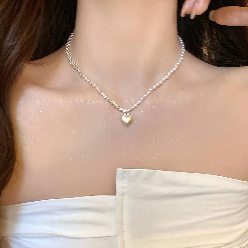 Broken Silver Love Pearl Necklace Women's Niche High-end Clavicle Chain Fashionable and Versatile New Neck Chain Accessories