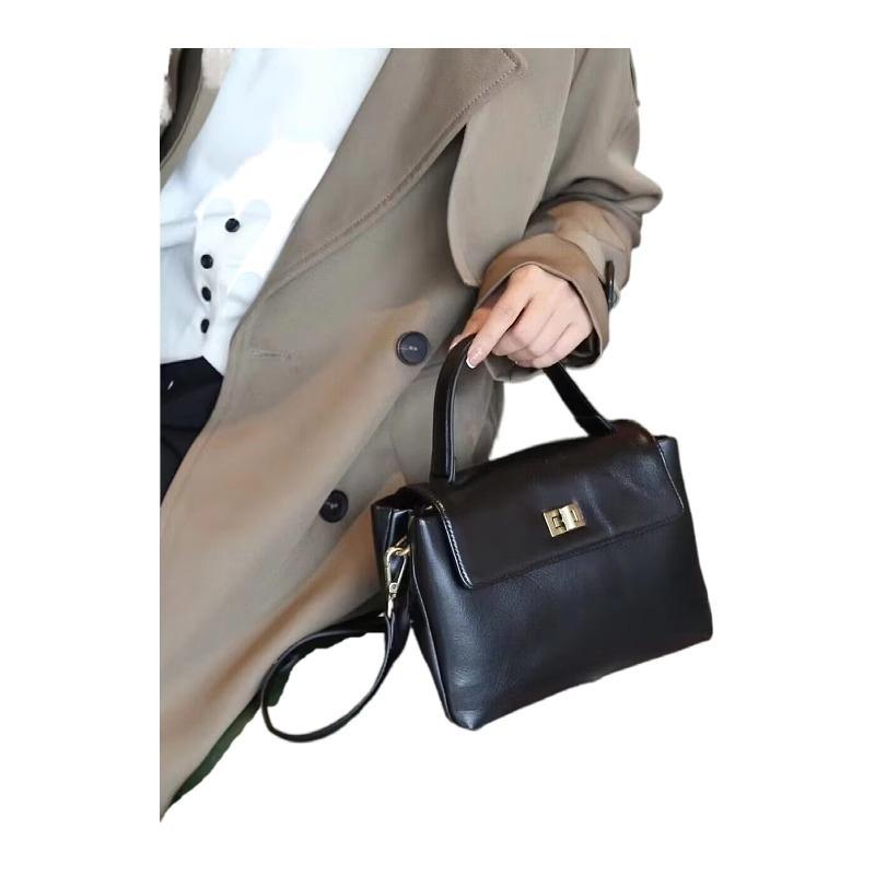 Nischendesign Damen Tasche Frühling und Sommer Neu Vielseitige Lederhandtasche Große Kapazität Doppellagige Tasche Schultertasche