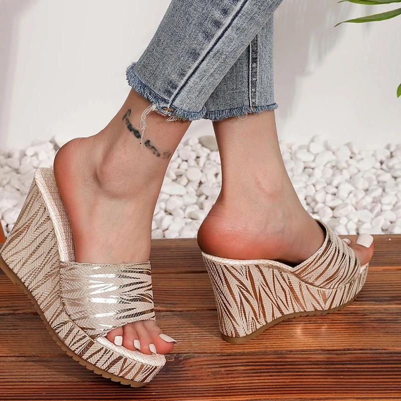 Fashion Fashion Stripe Print Thick Bottom Slippers Women New Wedge Chunky Platform Sandals Woman Summer Daily High Heel Slides Female