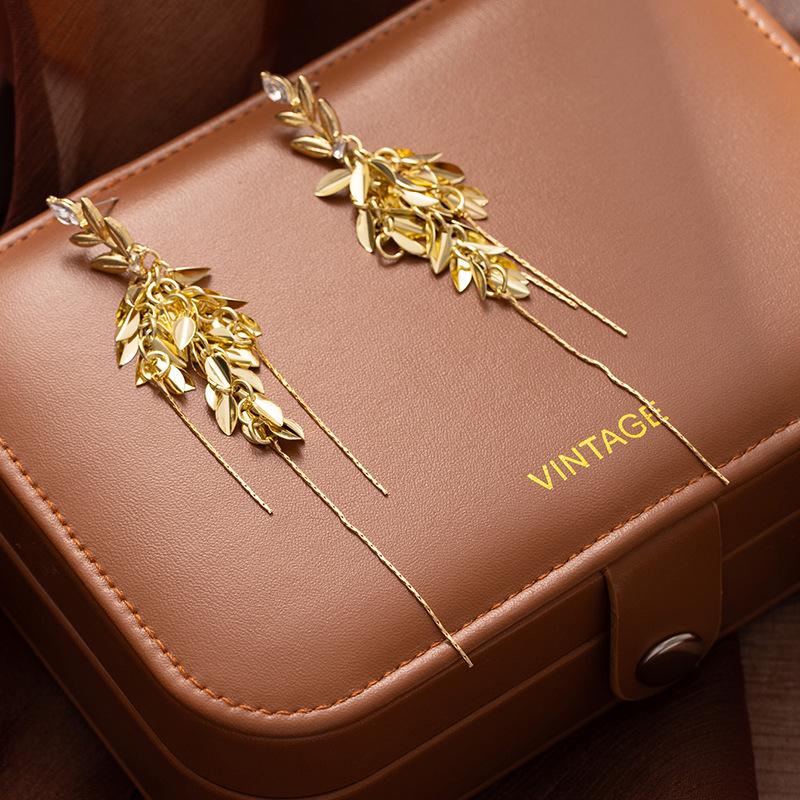 

Silver Needle Inlaid Diamond Long Leaf Fringed Earrings High-End French Retro Niche Earrings Light Luxury Cold Wind Earrings