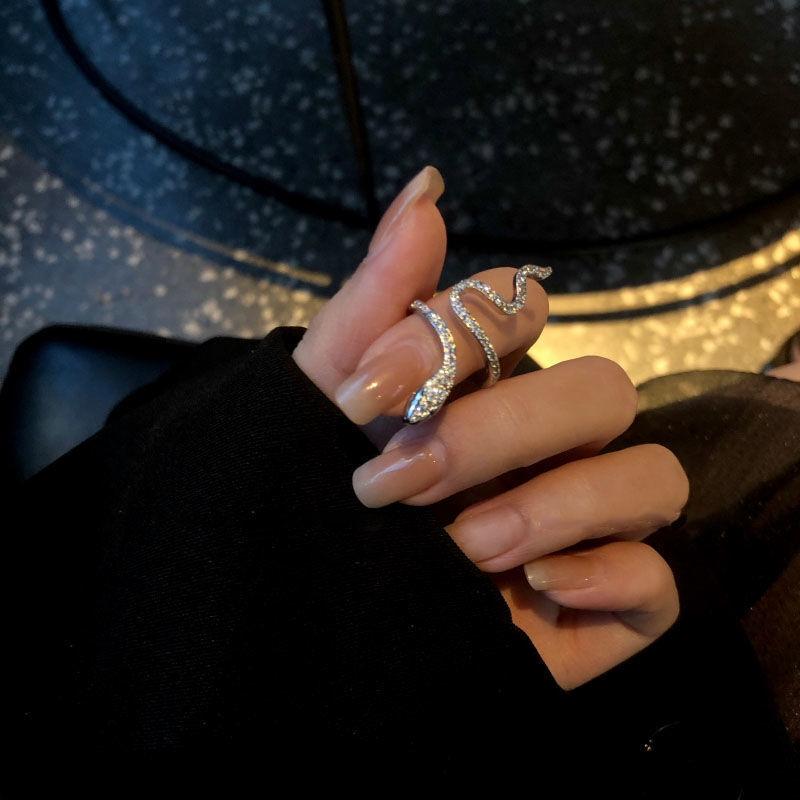 Vintage Punk Snake Shape Ring for Men Women Korean Elegant Opening Adjustable Crystal Rings Weddings Party Zircon