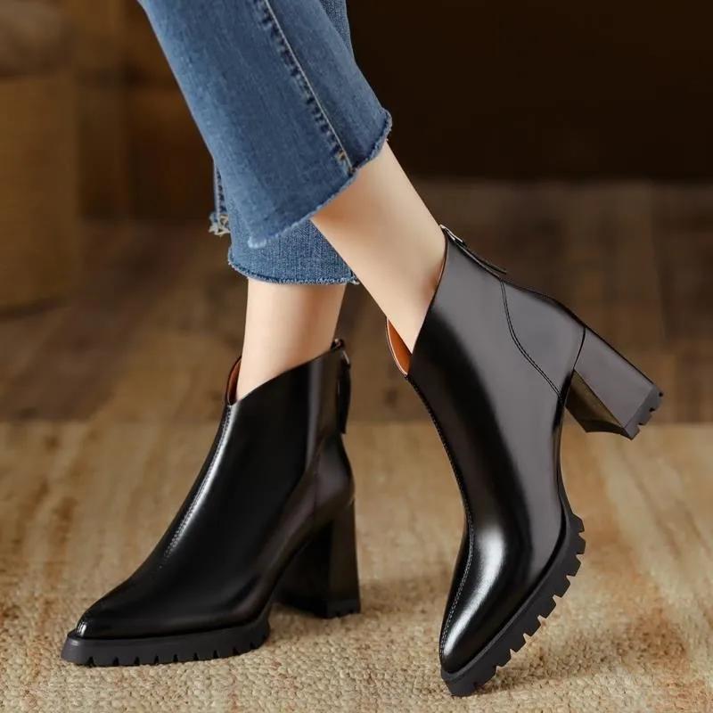 

2025 New Womens Mid Heeled Short Boots with Round Toe Thick Heel Back Zipper Anti Slip and Waterproof Winter PU Fashion Boots 39 чорний