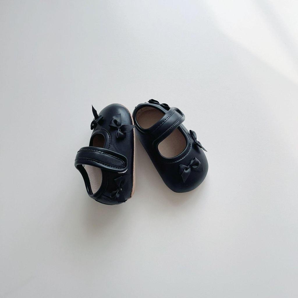 Spring Korean Style Baby Walking Shoes for 0-2 Years: Non-Slip Soft Sole Bow Princess Shoes with Magic Sticker.