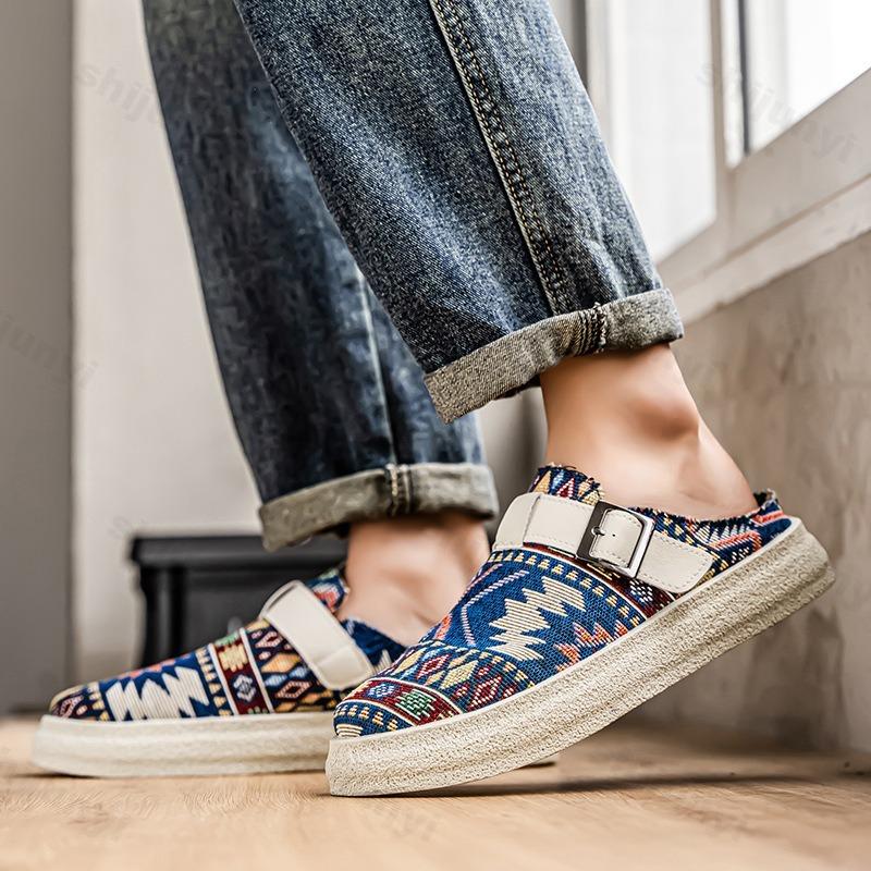 2026 Autumn Men's Breathable Retro Print Design Casual Half Slippers Fashi Trend Comfortable Versatile Shallow Mouth Draggers