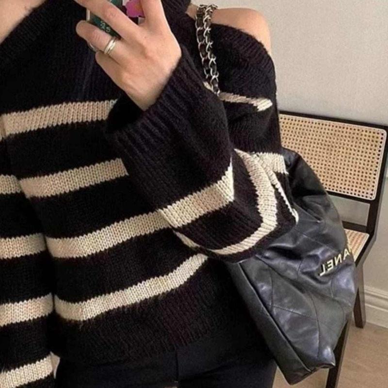 

Black and white striped loose off-the-shoulder women s long-sleeved sweater, simple temperament, high-end sweater spring and autumn one size fits all чорний