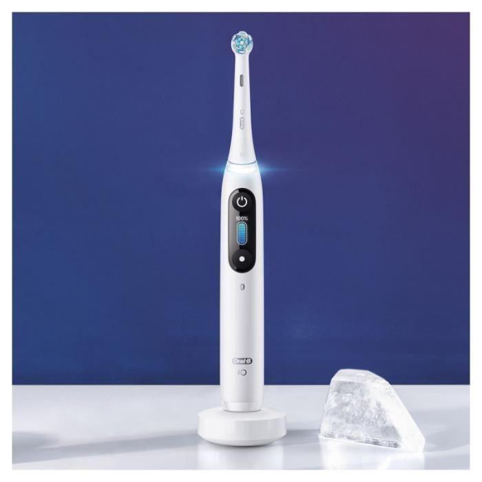 Brosse À Dents Électrique Oral-B iO 8N - Blanche - Avec Etui de Voyage et Porte Brossette