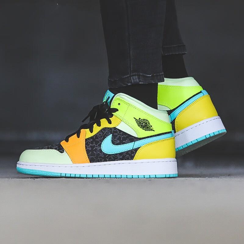 Jordan 1 Mid SE Aurora Green GS BQ6931-037