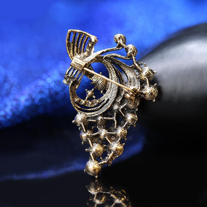 High End Diamond Inlaid Brooch, Women's High-end Feel, Chest Flower, Multifunctional Clothing Accessories