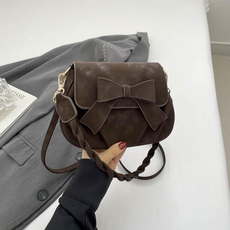 Retro fashionable simple small square bag autumn new fashion trend shoulder bag niche high value messenger bag