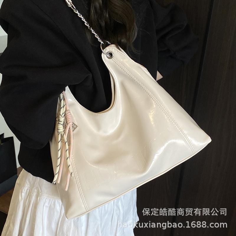 Simple and Versatile Bag, Women's Large-capacity 2025 New Casual Shoulder Bag, Popular Commuter Tote Bag This Year