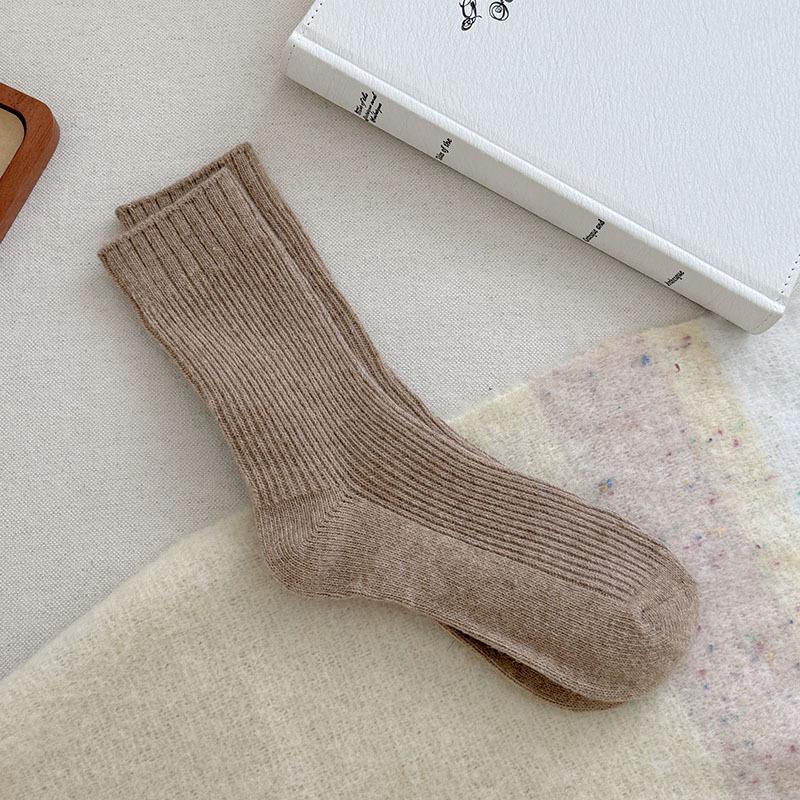 Koreanische Knöchelhohe Socken mit vertikalen Streifen für Damen - Warm, Trendy, Lockerer Sitz für Herbst/Winter