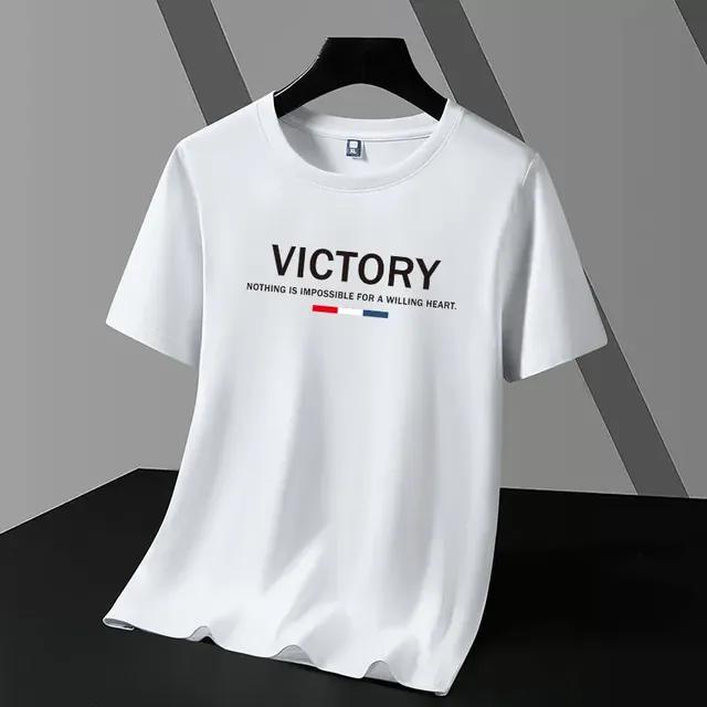 Pánské bavlněné tričko s krátkým rukávem a kulatým výstřihem, volného střihu, s letním motivem Paříže a anglickým nápisem.