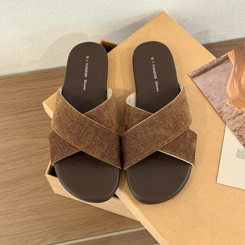 Korean version of simple flat-bottomed cool slippers women's summer new fashionable versatile outer wear light non-slip cross one-word drag