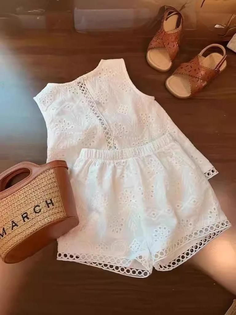 Girls' 2026 Trendy Korean-Style Chic White Cotton Hollow-Out Shorts Set