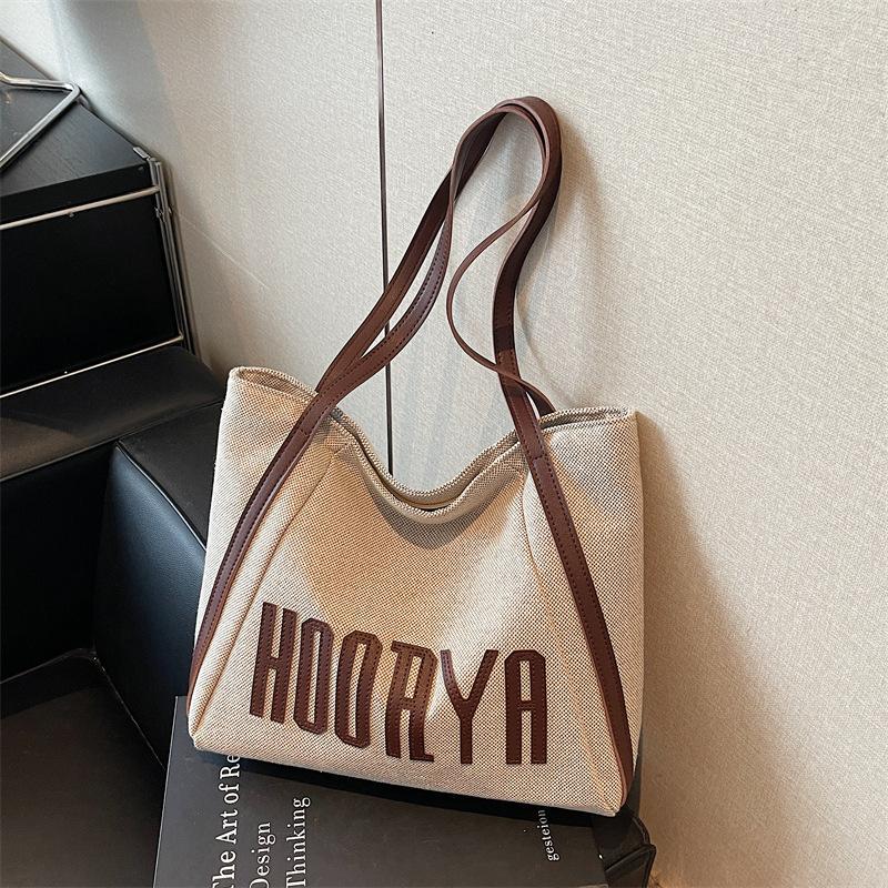 

College student class bag women s autumn and winter new trendy retro versatile commuter shoulder bag premium tote bag коричневый