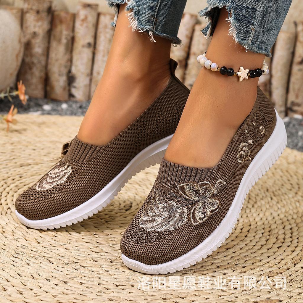 Women's Soft-Soled Slip-On Shoes Comfortable Slip-Ons for Middle-Aged and Elderly Women