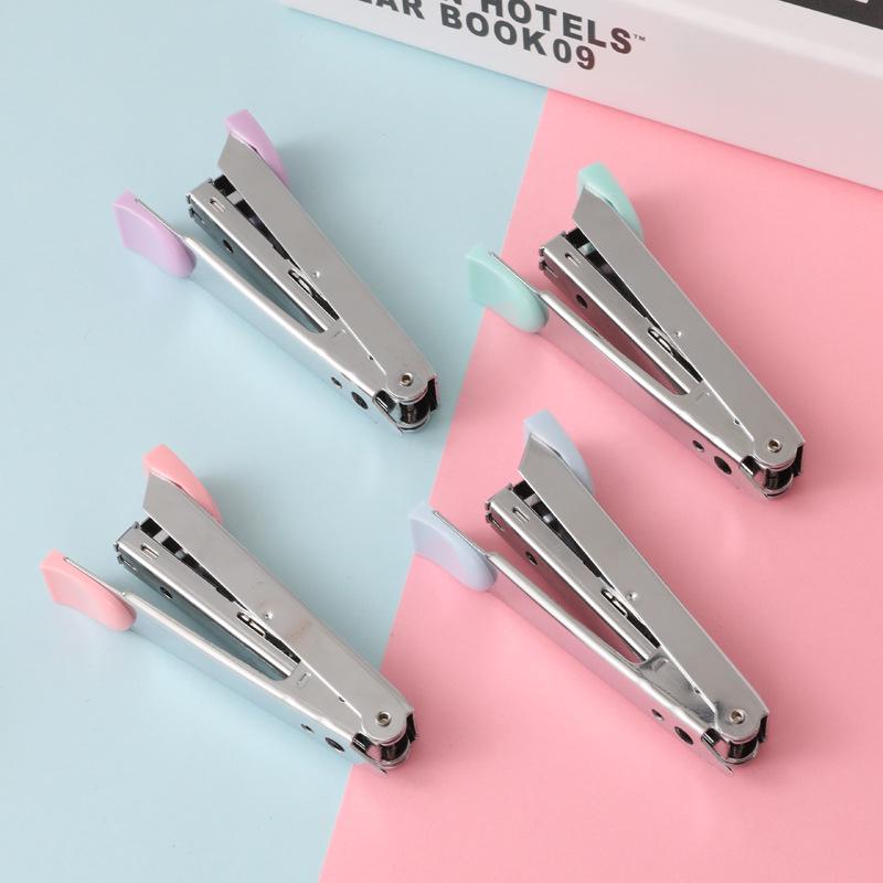 

Мини-цветной степлер для макарон: Портативный, экономичный, симпатичный степлер для студентов