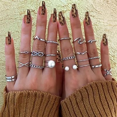 Set di anelli punk da 19 pezzi per donna vintage regolabile per ragazze gioielli di moda punk serpente alla moda