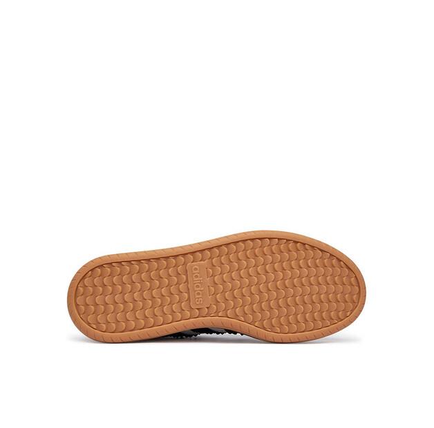 Кроссовки adidas Barreda