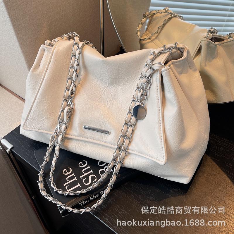 Large Capacity Bag Women 2025 New Popular High-end Shoulder Bag Summer Super Fire Commuter Chain Messenger Bag