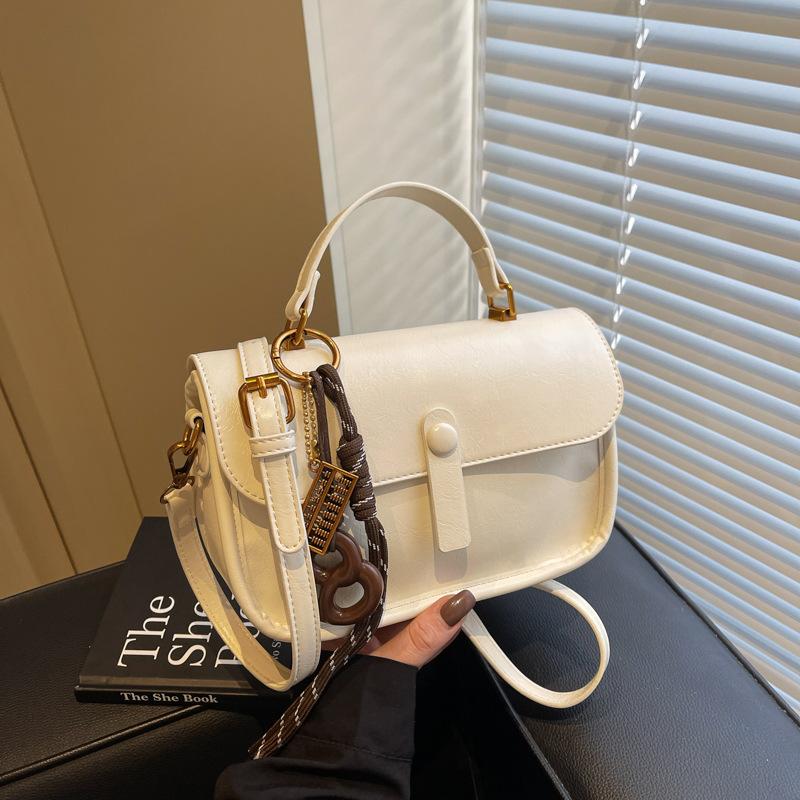 Retro Small Bag Women's Versatile Fashion New Simple Shoulder Messenger Bag Hand Carry Small Square Bag