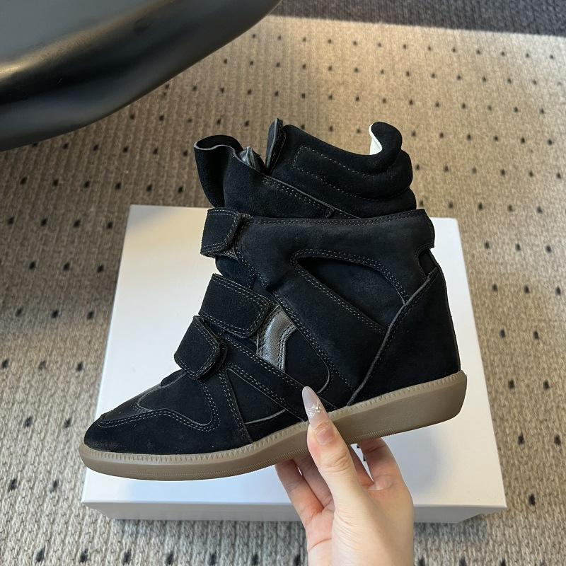 Новые осенне-зимние универсальные кроссовки на плоской подошве с застежкой-липучкой и скрытой внутренней платформой увеличивающей рост 39 36070₽