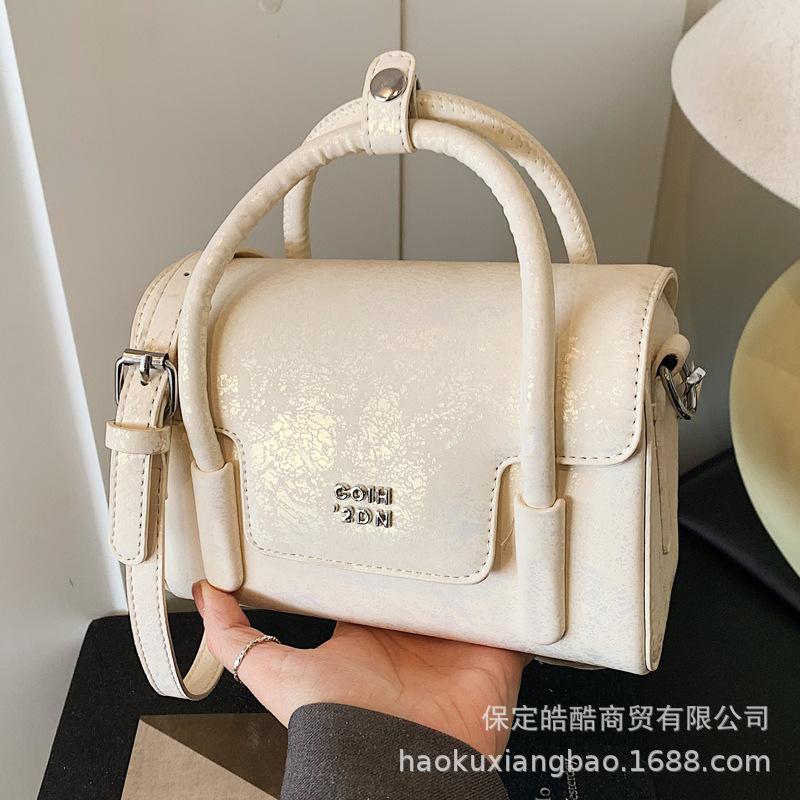 Crossbody bag women's bag 2025 new super fire small bag summer versatile shoulder handbag Korean version casual small square bag