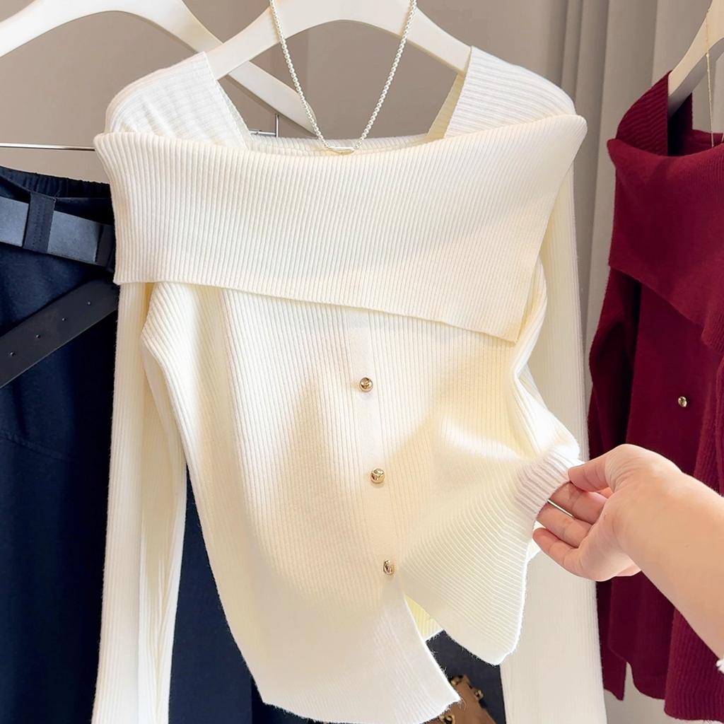 A Stylish One-shoulder Knitted Sweater for Women In Autumn and Winter, A Slimming and Form-fitting Base Layer, A Unique and Distinctive Top