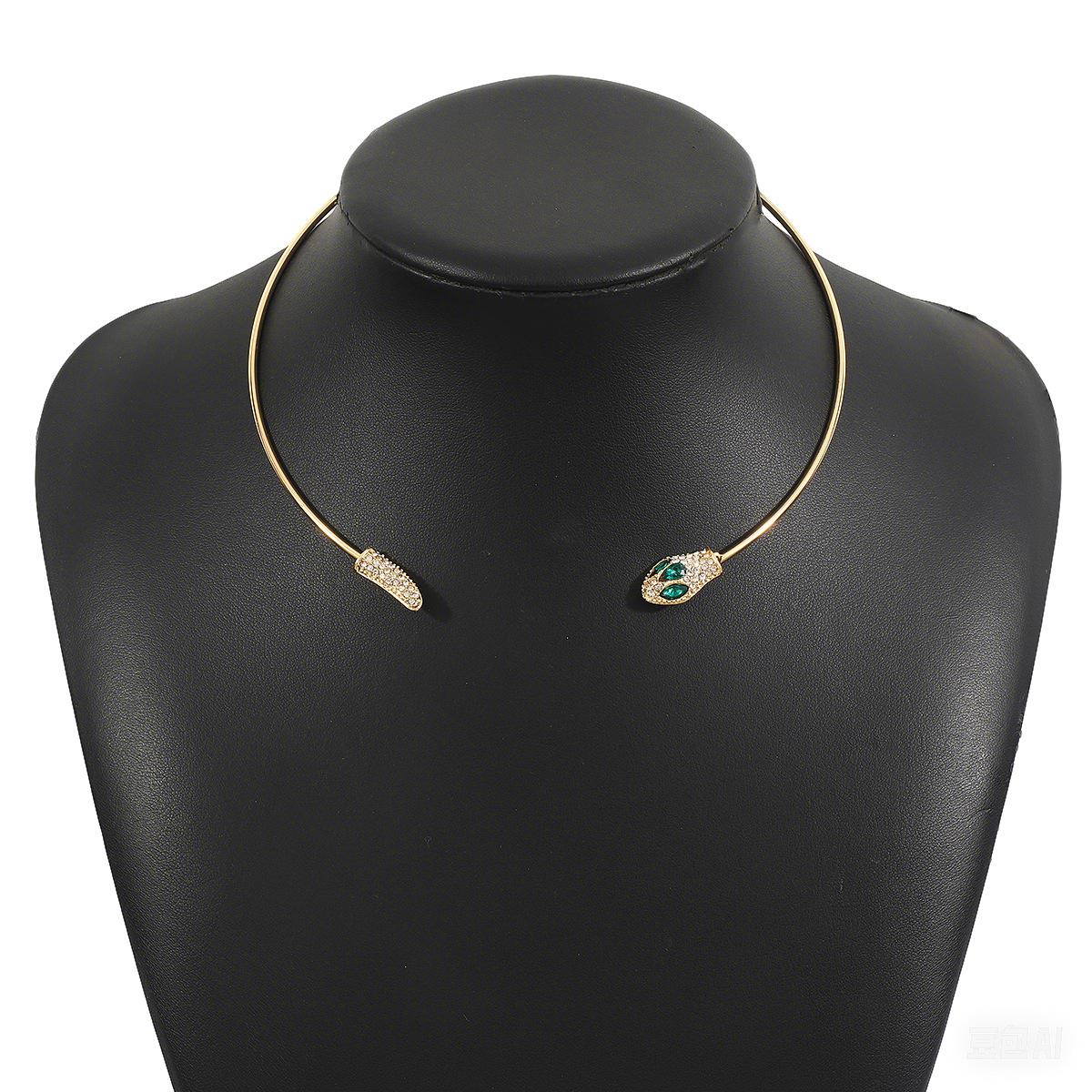 Ретро простой открытый ошейник в форме змеи со стразами, асимметричное металлическое ожерелье с индивидуальностью и темпераментом