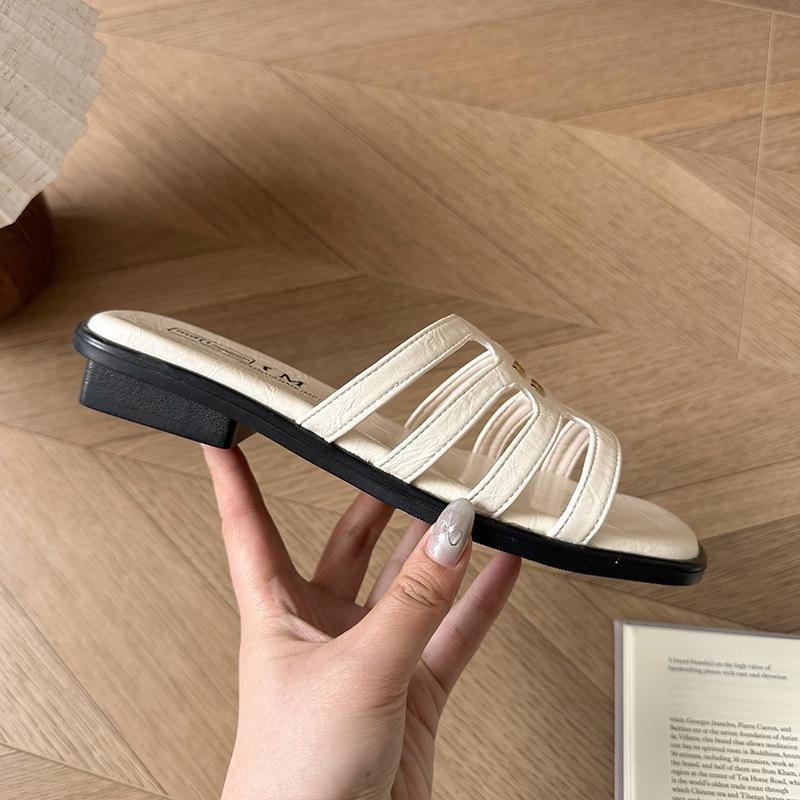 Casual Flat Sandals Silver Word New Small Beach Shoes French 2025 Outer Wear Hollow Summer Cool Slippers Women