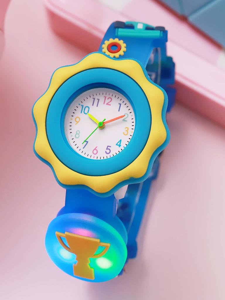 Cute cartoon racing pattern cool lighting quartz watch, suitable for Christmas Halloween gifts, multi-color optional