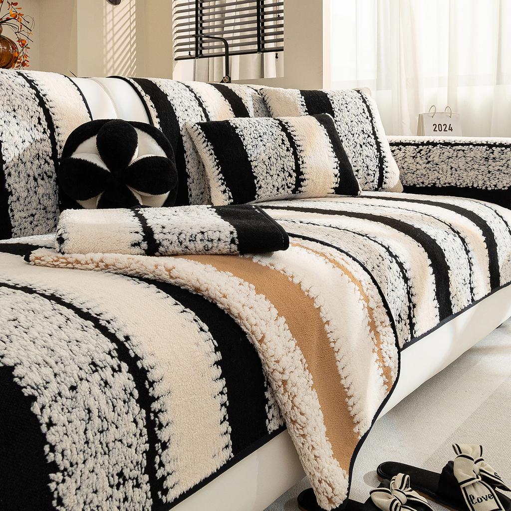 Plush Sofa Cushion Autumn And Winter  New General-Purpose Non-Slip Leather Cushion Light Luxury High-End Cover Cloth Blanket Cover