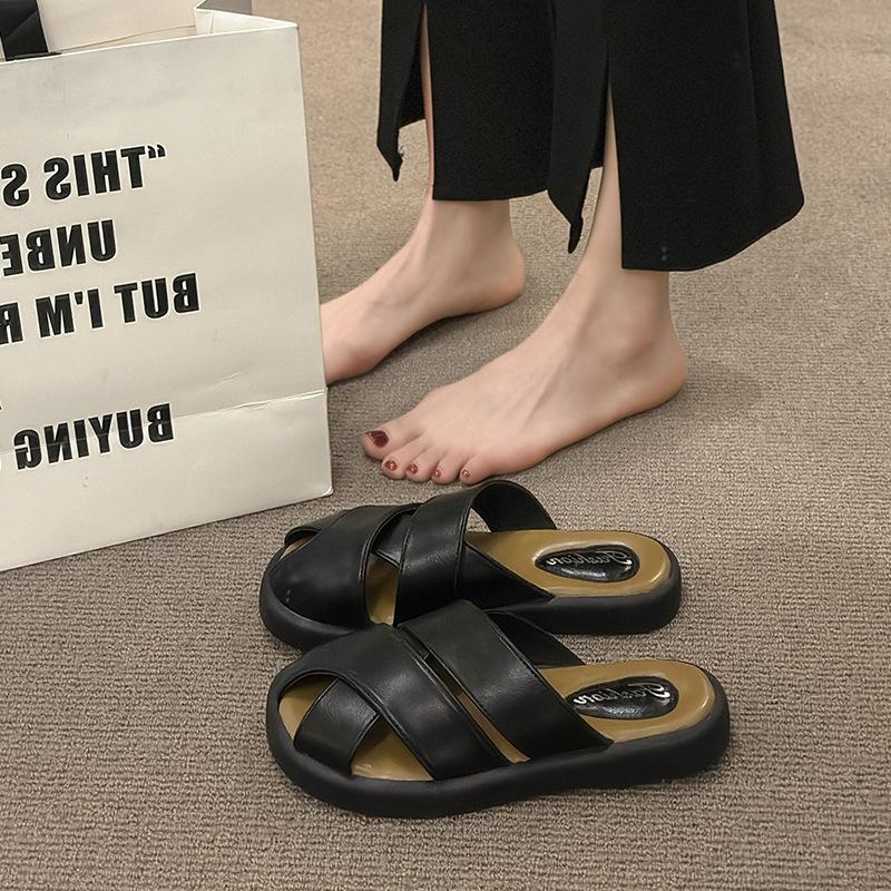 

Модные сумки, тапочки с закрытым носком, женская летняя уличная обувь, новинка 2025, полые полутапочки, плоская подошва, плетеные прохладные тапочки, ленивая обувь 40 чёрный