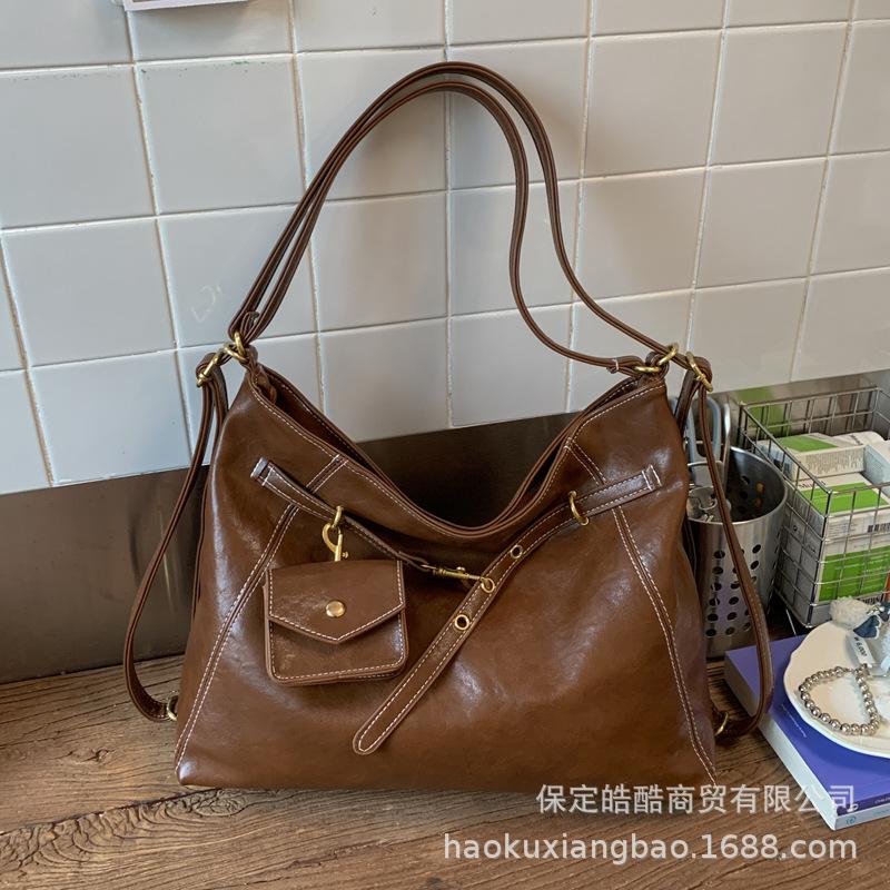 Large-capacity Commuter Tote Bag Women's 2025 New Backpack Autumn and Winter Premium Sense Retro Shoulder Messenger Bag