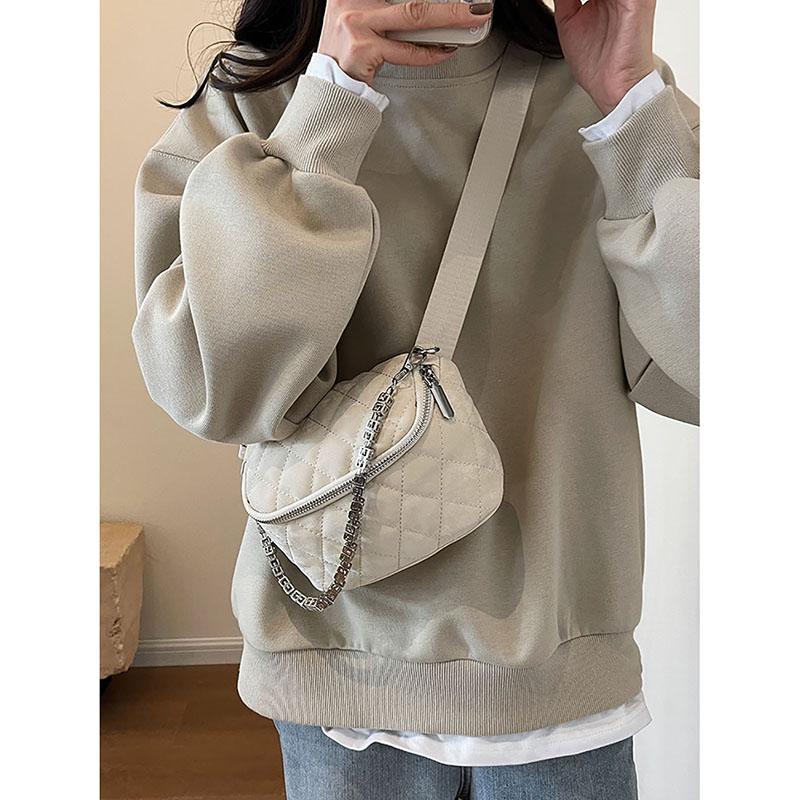 Korean Velvet Texture Fashion Chains Chest Pack Women  New Wide Strap Single Shoulder Bag Retro Light Luxury Crossbody Bag