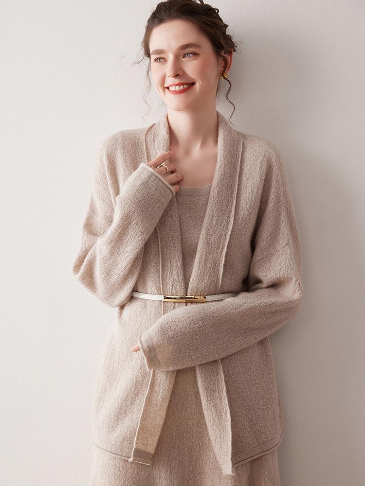 Women's Autumn/Winter Cashmere V-Neck Cardigan: Soft, Cozy, and Stylish Outerwear