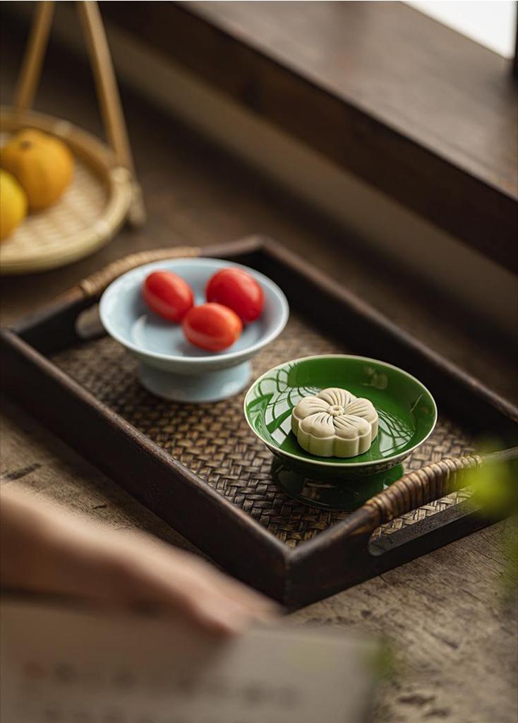 Elegant Ceramic High-Footed Fruit and Pastry Display Plate