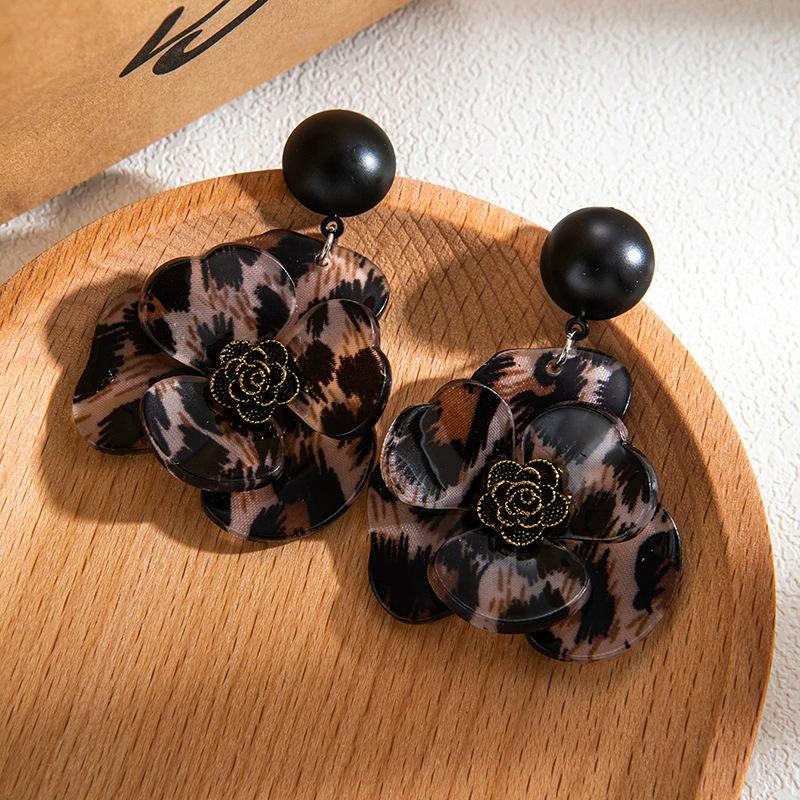 Retro Exaggerated Leopard Print Big Flower Design Earrings Fashionable Light Luxury Temperament Earrings Simple And Versatile Personalized Earrings